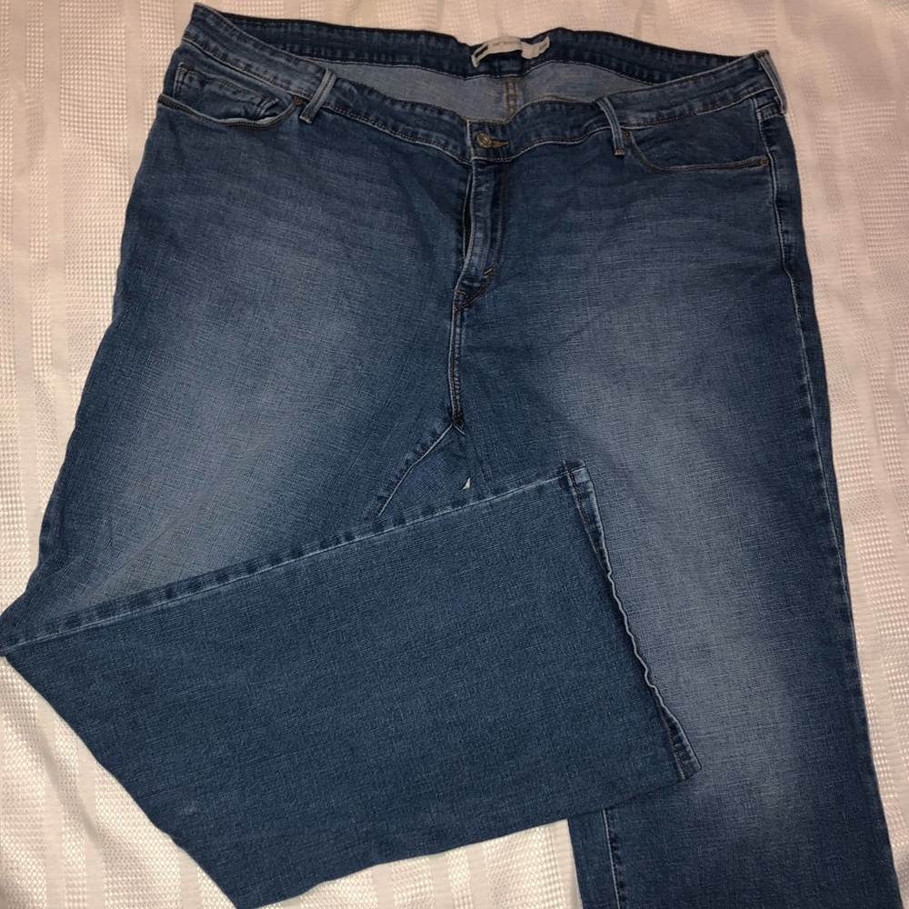 Levi’s plus size jeans.